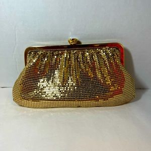 Vintage Whiting & Davis gold mesh Evening Clutch Bag Purse